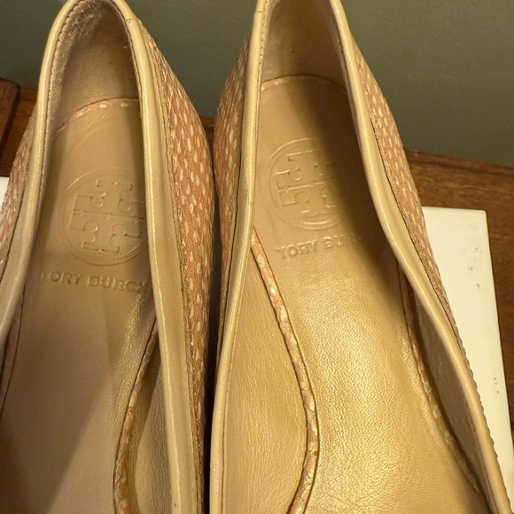 Tory Burch Reva Flat Beige/Cream Polka Dot Snake Spring Dune w/Gold Size 7 $248 - Picture 11 of 11